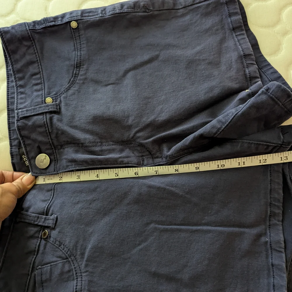 Women's Dark Gray Shorts Sz 12 - Picture 5 of 8